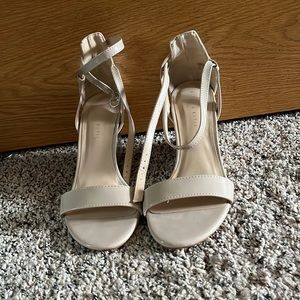 Nude wedges